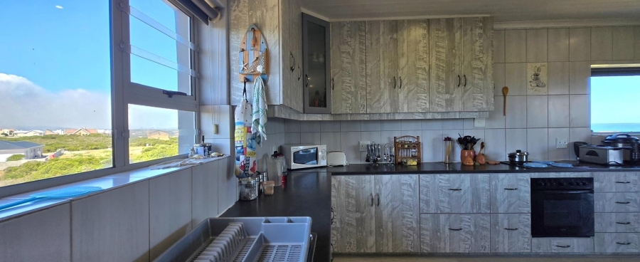 5 Bedroom Property for Sale in Kleinbaai Western Cape